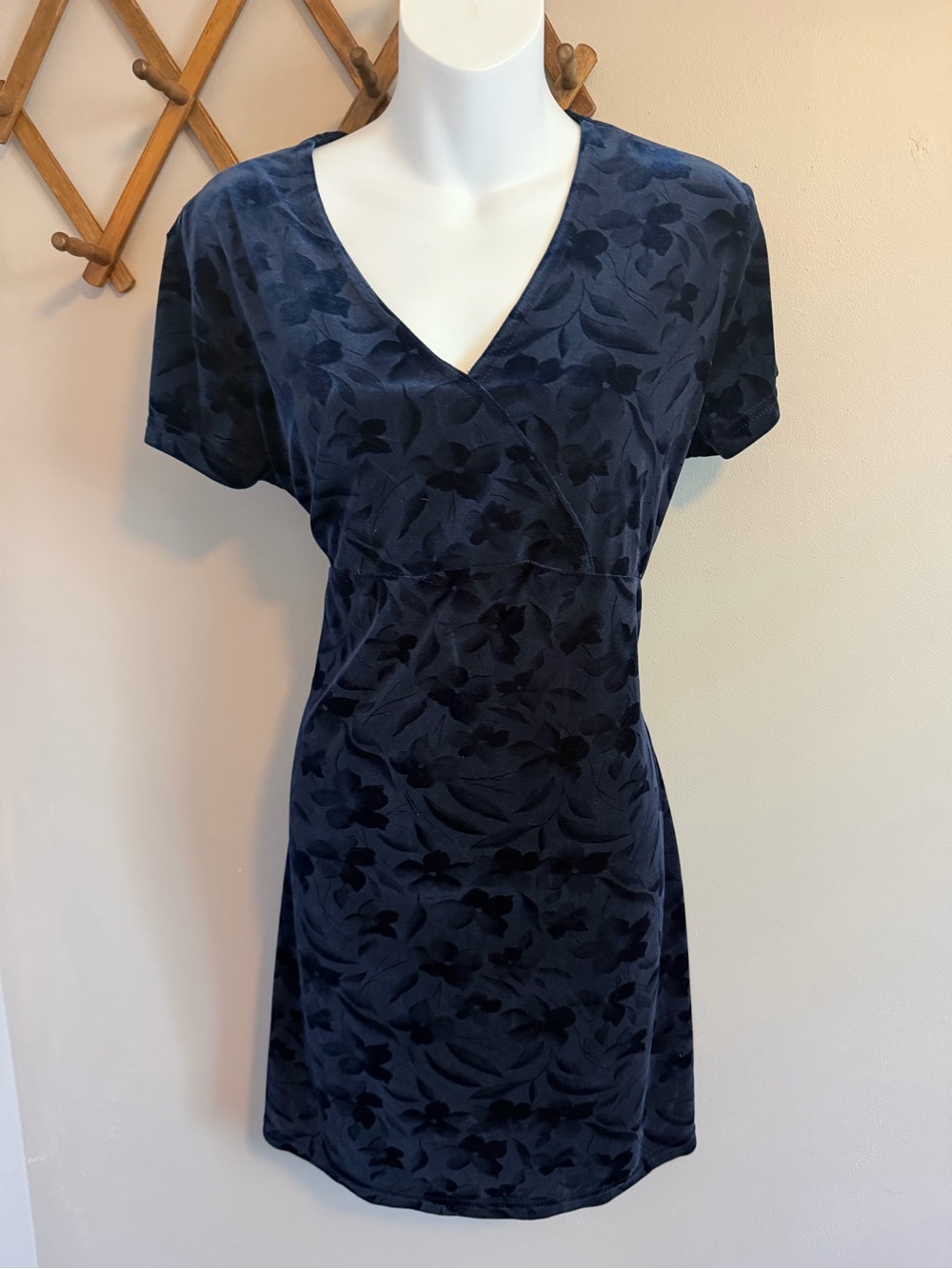 Vintage inspired Floral Burnout Velvet faux Wrap Style Dress Navy Size Large